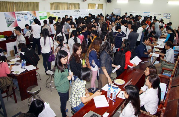 Ngày hội việc làm tại trường