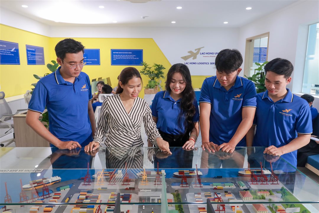 Phòng thực hành Logistics và Quản lý chuỗi cung ứng